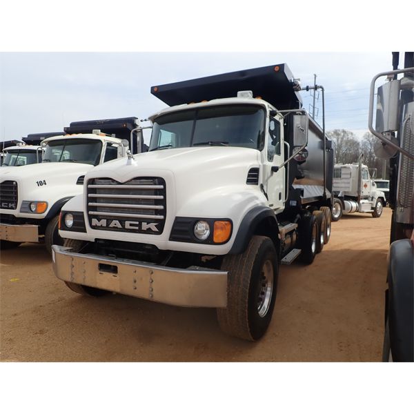 2005 MACK CV713 Dump Truck