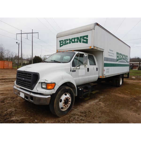 2000 FORD F650 Box Truck