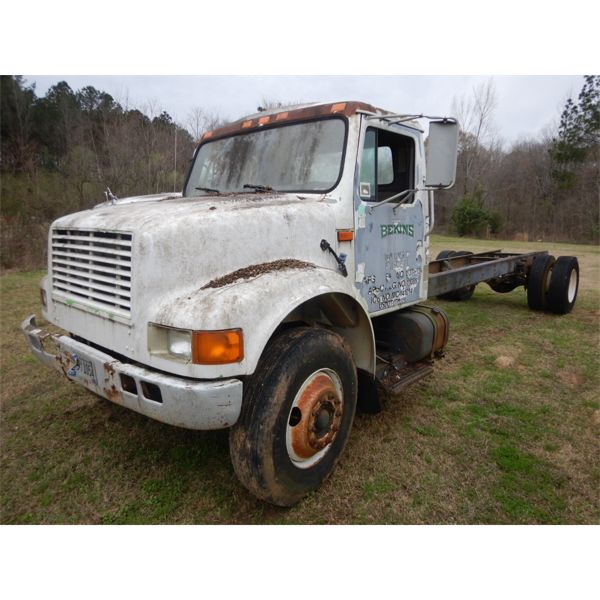 1991 INTERNATIONAL  Cab and Chassis Truck
