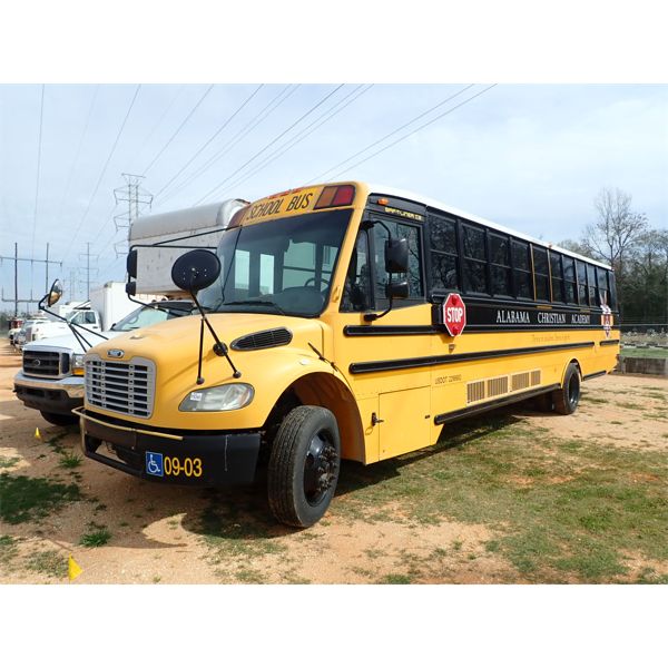 2009 THOMAS SAF-T-LINER C2 Bus