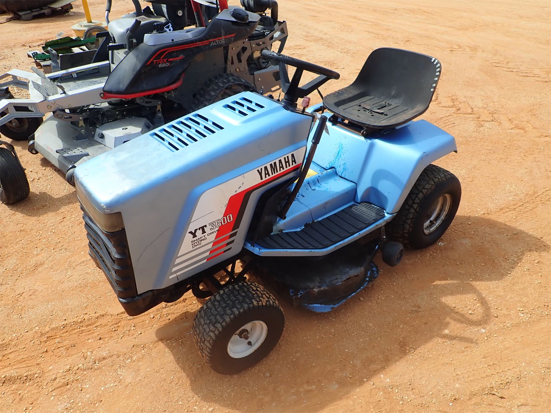 YAMAHA YT3600 Lawn Mower