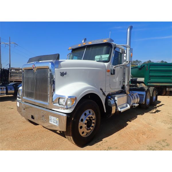 2014 INTERNATIONAL 9900i Day Cab Truck