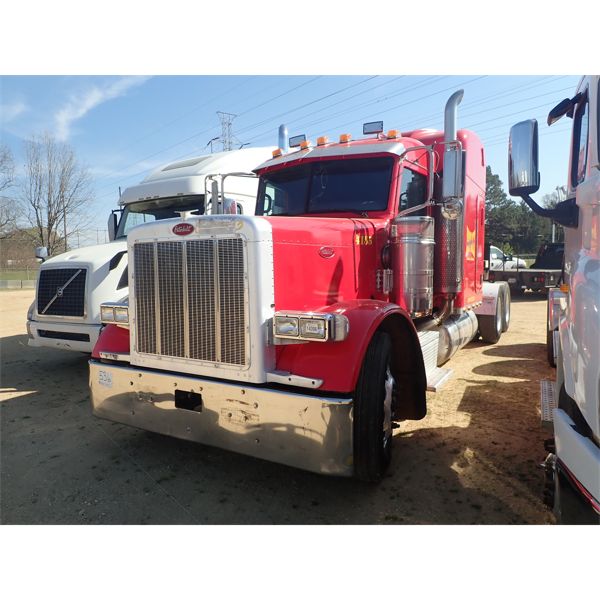 2007 PETERBILT 379 Sleeper Truck