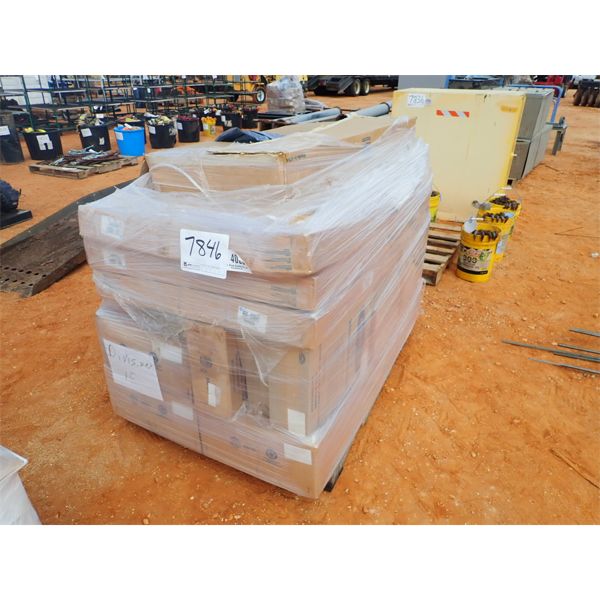 (1) pallet reversible shower seats