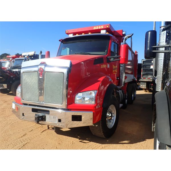 2018 KENWORTH T880 Dump Truck