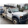 Image 2 : 2009 FORD F-550 XL SUPERDUTY, 2DR FLATDECK CHASSIS, WHITE, VIN # 1FDGF57R89EA29708