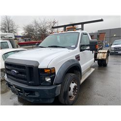 2009 FORD F-550 XL SUPERDUTY, 2DR FLATDECK, WHITE, VIN # 1FDGF56R79EA20516