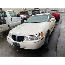 2000 LINCOLN TOWNCAR CARTIER, 4DR SEDAN, WHITE, VIN # 1LNHM83W5YY861365