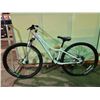 Image 1 : WHITE TREK 24 - SPEED FRONT SUSPENSION MOUNTAIN BIKE WITH FULL DISC BRAKES