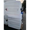 Image 2 : 2 - 1000L FOOD GRADE LIQUID STORAGE CONTAINERS