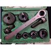 Image 2 : GREENLEE SLUG BUSTER 7238SB 1/2" - 2" CONDUIT SIZE KNOCKOUT PUNCH SET IN HARD CASE