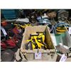 Image 1 : BIN OF ASSORTED ELECTRICAL WORK LIGHTS