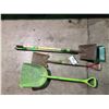 Image 2 : ASSORTED SIZED WORK SHOVELS AND PERSONAL ELECTRIC SPACE HEATER