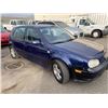 Image 2 : 2002 VOLKSWAGEN GOLF TDI, 4DR SEDAN, BLUE, VIN # 9BWGP21JX24039631