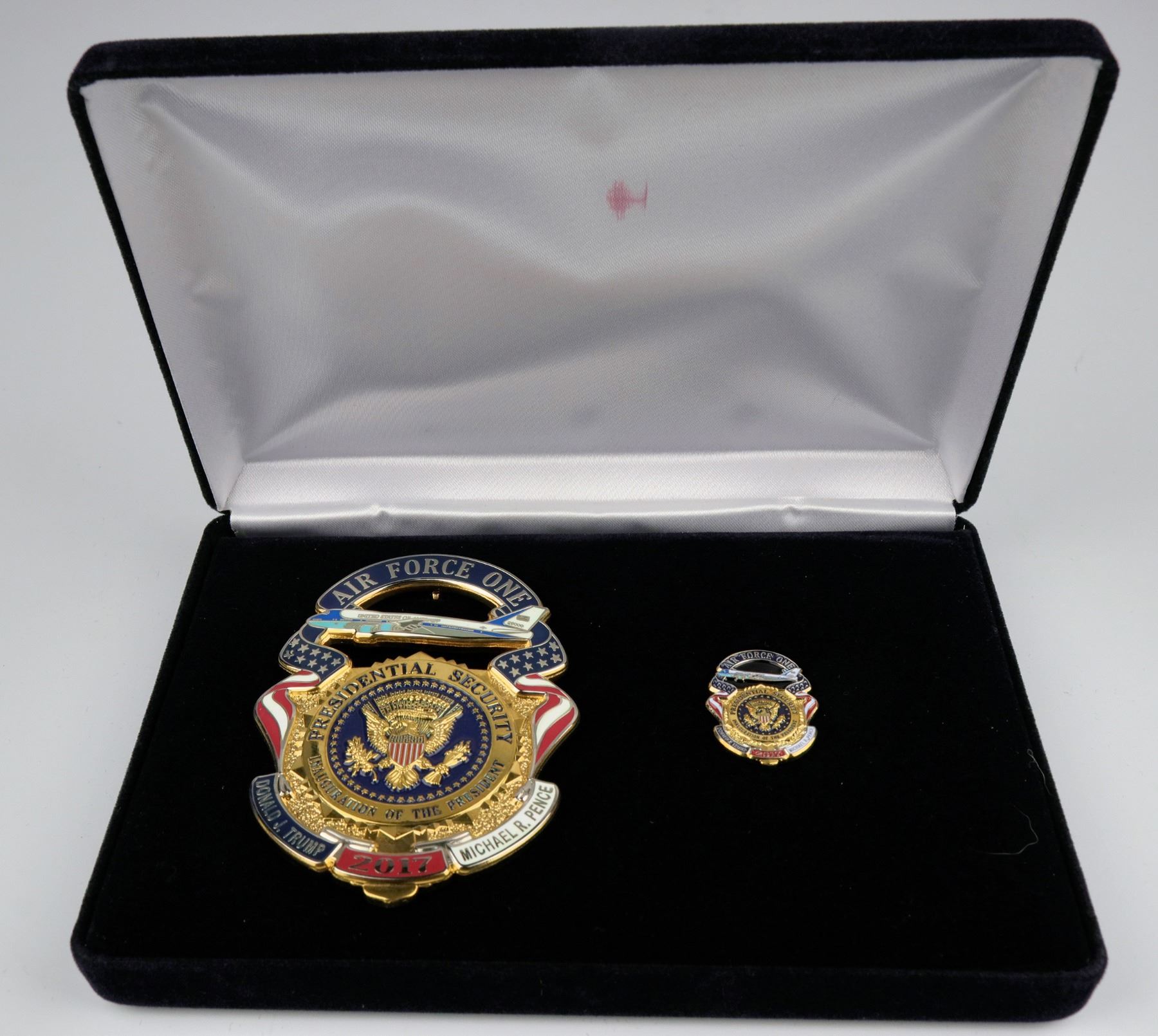 Custom Inauguration Badges Air Force One President. Inauguration Badge (125353)