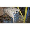 Image 2 : Drawer cabinet on bearing 18"1/2 x 29"1/2 x 32" with contain