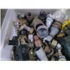 Image 1 : Boite de fittings divers.