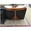Image 1 : Vintage Petite Mahogany Hall Table