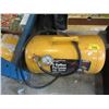 Image 1 : 5 Gallon Portable Air Tank