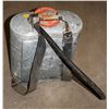 Image 2 : ANTIQUE FIREFIGHTERS EXTINGUISHING METAL BACK PACK