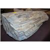 Image 2 : COLLECTIBLE SLAB OF PETRIFIED WOOD