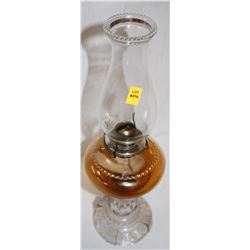 LARGE ANTIQUE CLEAR GLASS OIL LAMP