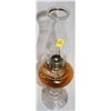 Image 1 : LARGE ANTIQUE CLEAR GLASS OIL LAMP