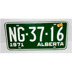 VINTAGE 1971 ALBERTA LICENSE PLATE- GREEN