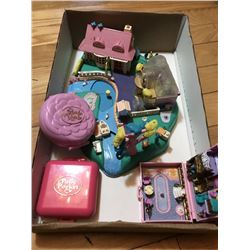 Display box with Decorative Artifacts Cat A