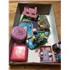 Image 1 : Display box with Decorative Artifacts Cat A