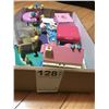 Image 7 : Display box with Decorative Artifacts Cat A