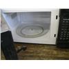 Image 2 : HAMILTON BEACH MICROWAVE OVEN