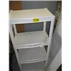 Image 1 : 4' WHITE PLASTIC SHELF UNIT