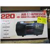 Image 1 : 12V AIR COMPRESSOR WITH LIGHT
