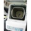 Image 2 : BLACK & DECKER BREADMAKER, PADDLE INSIDE