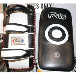 PAIR OF FAIRTEX GENUINEW LEATHER TRAINING PADS