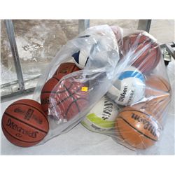 BAG OF APPROX 10 SPORTS BALLS