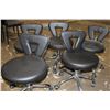 Image 2 : LOT OF 5 SHORT ROLLING HYDRAULIC STOOLS WITH BACK