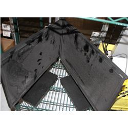 PAIR OF BENQ LCD MONITORS