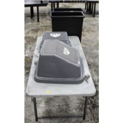 PAIR OF GARBAGE CANS WITH FOLDING RESIN TABLE