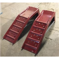 2 heavy duty red car ramps - Height 9.5", length of ramp 20"