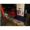 Image 3 : LARGE LOT OF CHRISTMAS DECORATIONS AND LIGHTS