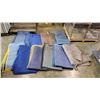 Image 1 : 12 MOVING BLANKETS