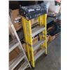 Image 1 : 4 FOOT FIBERGLASS A FRAME LADDER