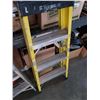 Image 3 : 4 FOOT FIBERGLASS A FRAME LADDER