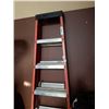 Image 2 : 8 FOOT FIBERGLASS A FRAME LADDER