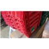 Image 3 : 6 STORAGE TOTES WITH BUILT IN LIDS