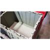 Image 3 : 6 STORAGE TOTES WITH BUILT IN LIDS
