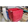 Image 2 : 6 STORAGE TOTES WITH BUILT IN LIDS