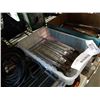 Image 1 : TRAY OF PAINT BRUSHES